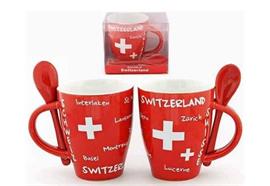 Mugbecher, Porzellan rot mit Löffel