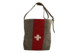 Tasche mit CH Kreuz und Schlüsselbund