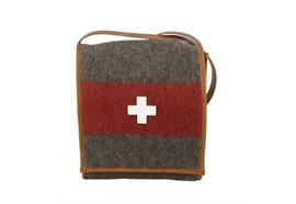 Umhänge-Tasche mit CH Kreuz mit Innenfach
