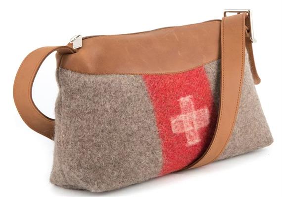 Umhänge Tasche mit CH Kreuz